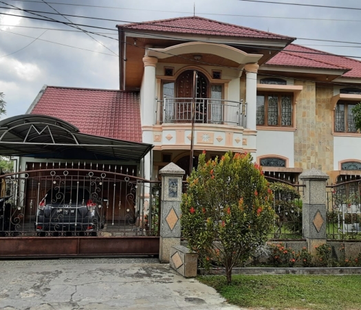 DIJUAL 1 UNIT RUMAH MEWAH DI KOMPLEK PEMDA