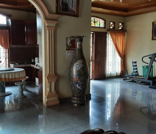 DIJUAL 1 UNIT RUMAH MEWAH DI KOMPLEK PEMDA