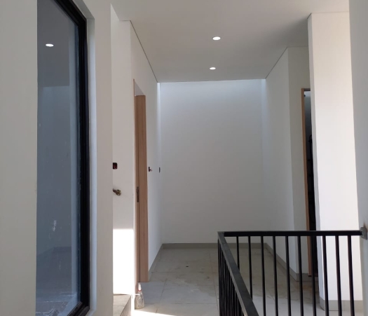 PERUMAHAN MODERN 2 LANTAI TENGAH KOTA