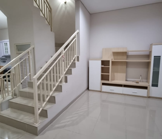 DISEWAKAN RUMAH MEWAH 2 LANTAI, JL. RAMBUTAN