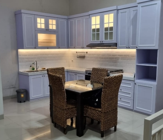 DISEWAKAN RUMAH MEWAH 2 LANTAI, JL. RAMBUTAN